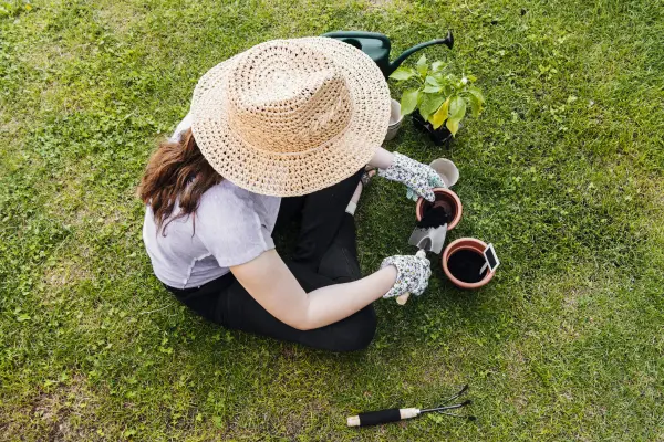  jardinagem como prática de relaxamento e autocuidado